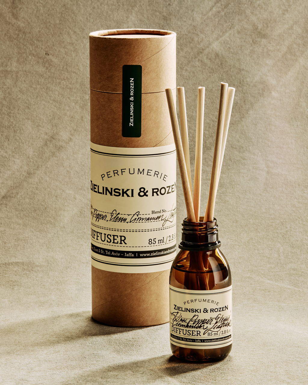 Pink Pepper, Elemi, Cinnamon, Leather