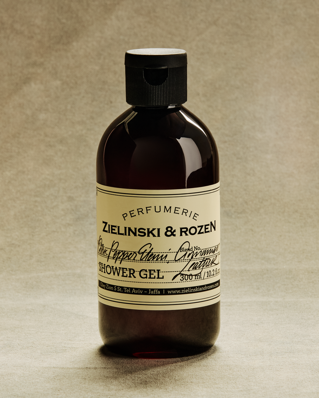 Pink Pepper, Elemi, Cinnamon, Leather