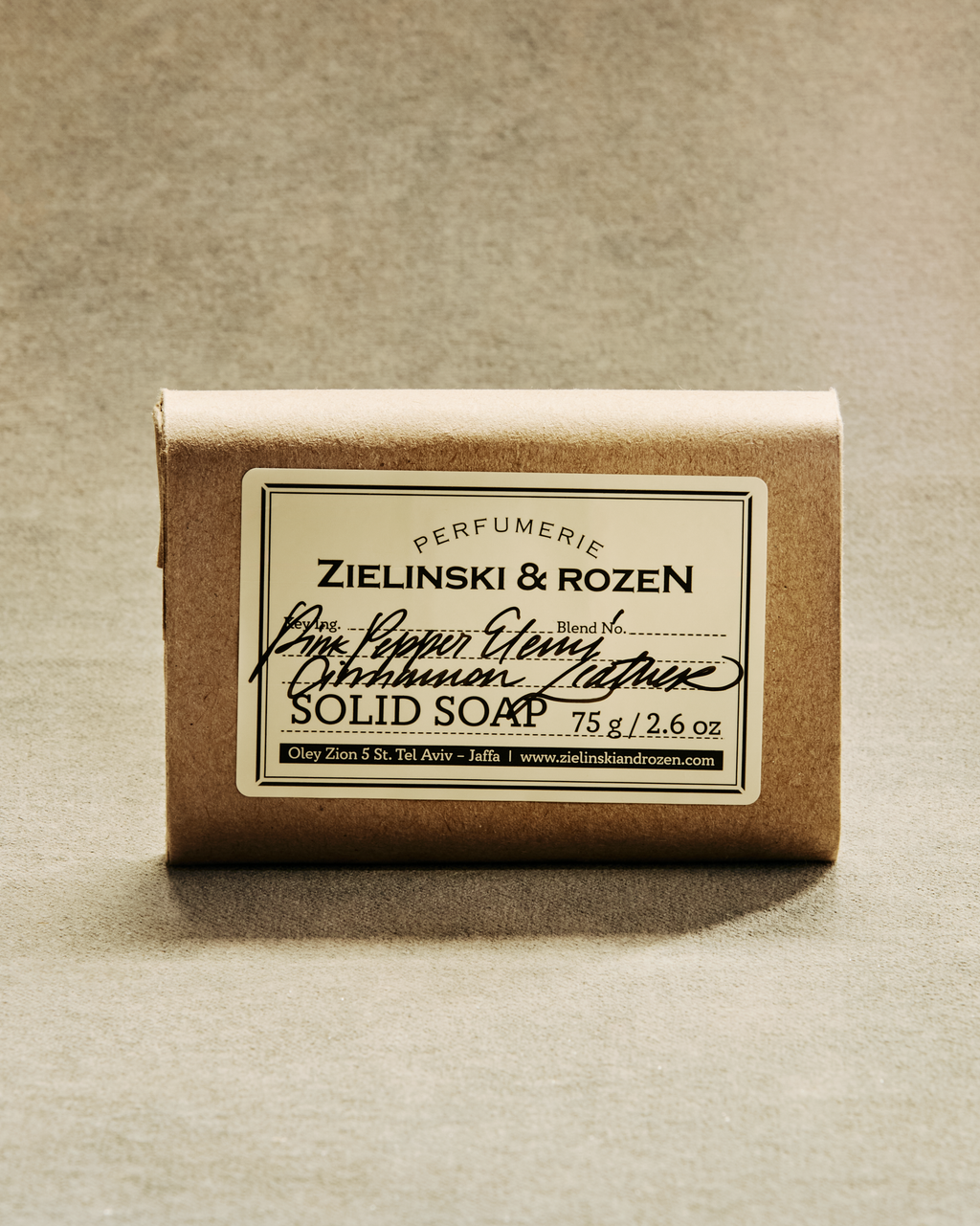 Pink Pepper, Elemi, Cinnamon, Leather